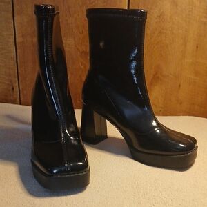Seychelles Glossy Black Heeled Boots